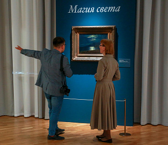 Картины Куинджи из Русского музея покажут новосибирцам при софитах
